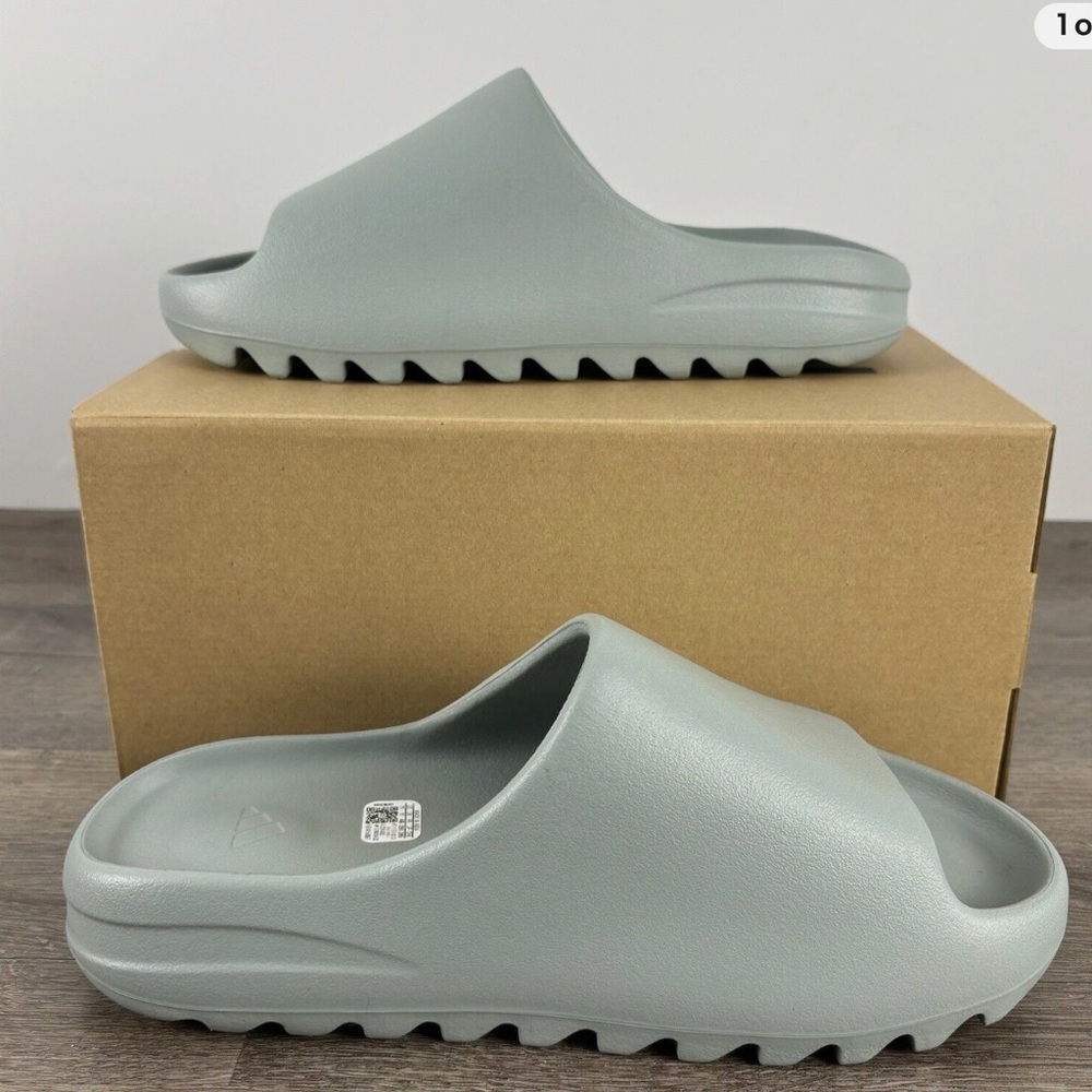 NIB Men’s adidas Yeezy Slide, Salt Color, Size 8